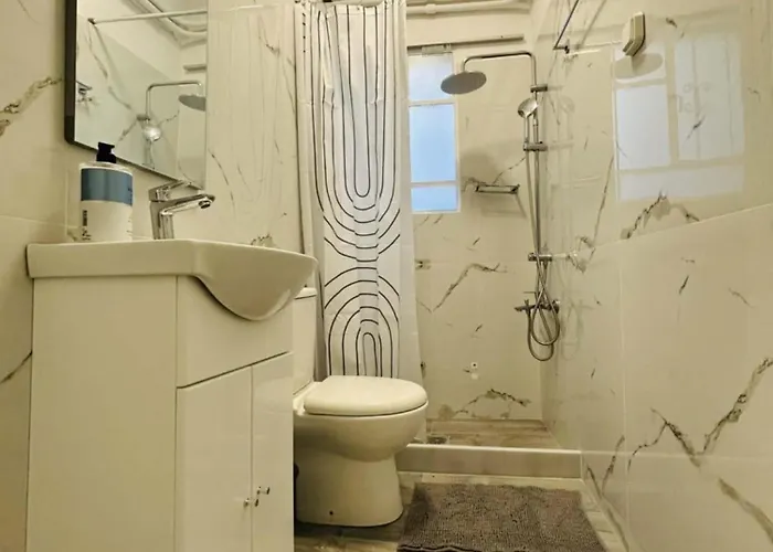 Metro Blue Line Megaro Mousikis αpartment Apartment