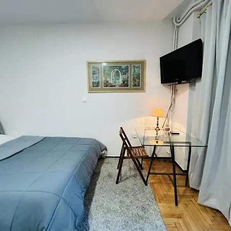 Metro Blue Line Megaro Mousikis αpartment Apartman *